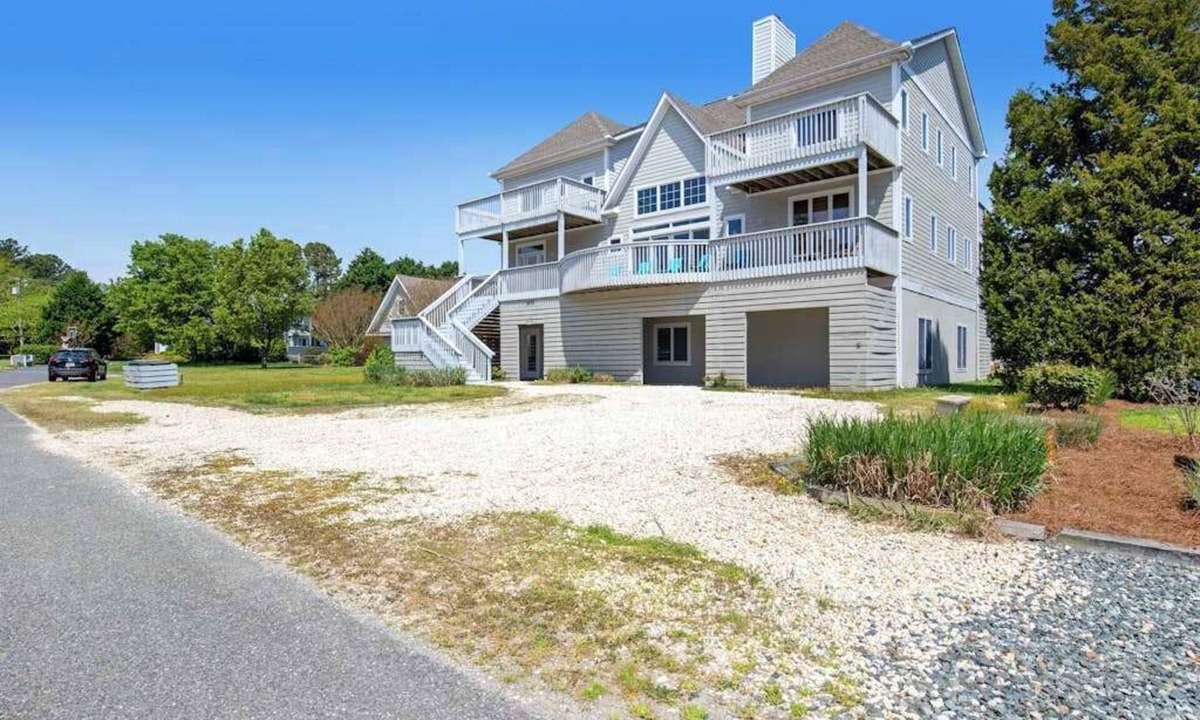 Ocean View House | Quillens Point home w/5 decks, screened porch, grill & shared tennis - dogs OK