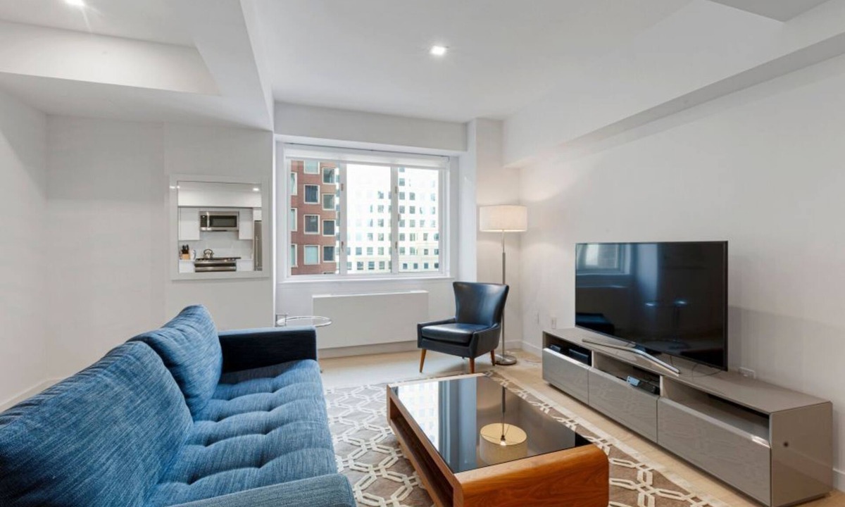 Battery Park City Condo | Rector Place 1BR Retreat with Fitness Room & Pool