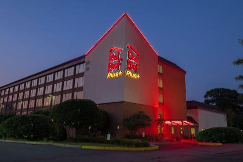 Woburn Hotel | Red Roof Inn PLUS+ Boston - Woburn/Burlington