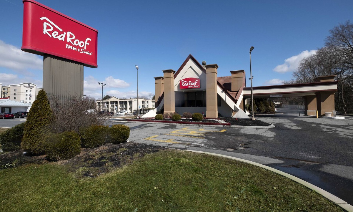 Yorkshire Hotel | Red Roof Inn & Suites Newark - University