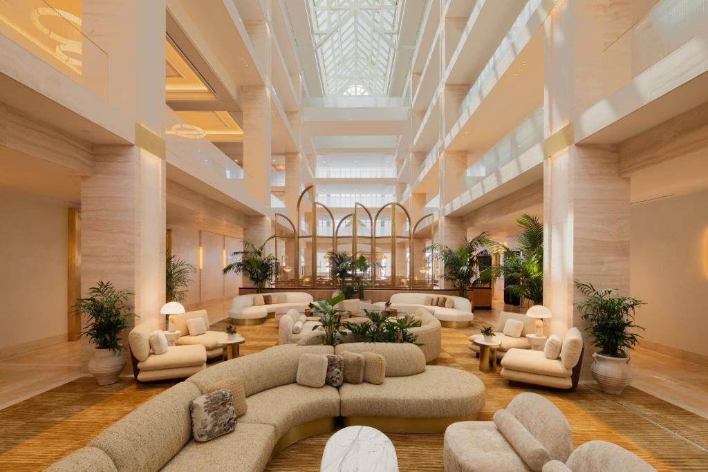 Downtown Hotel | Regent Santa Monica Beach by IHG