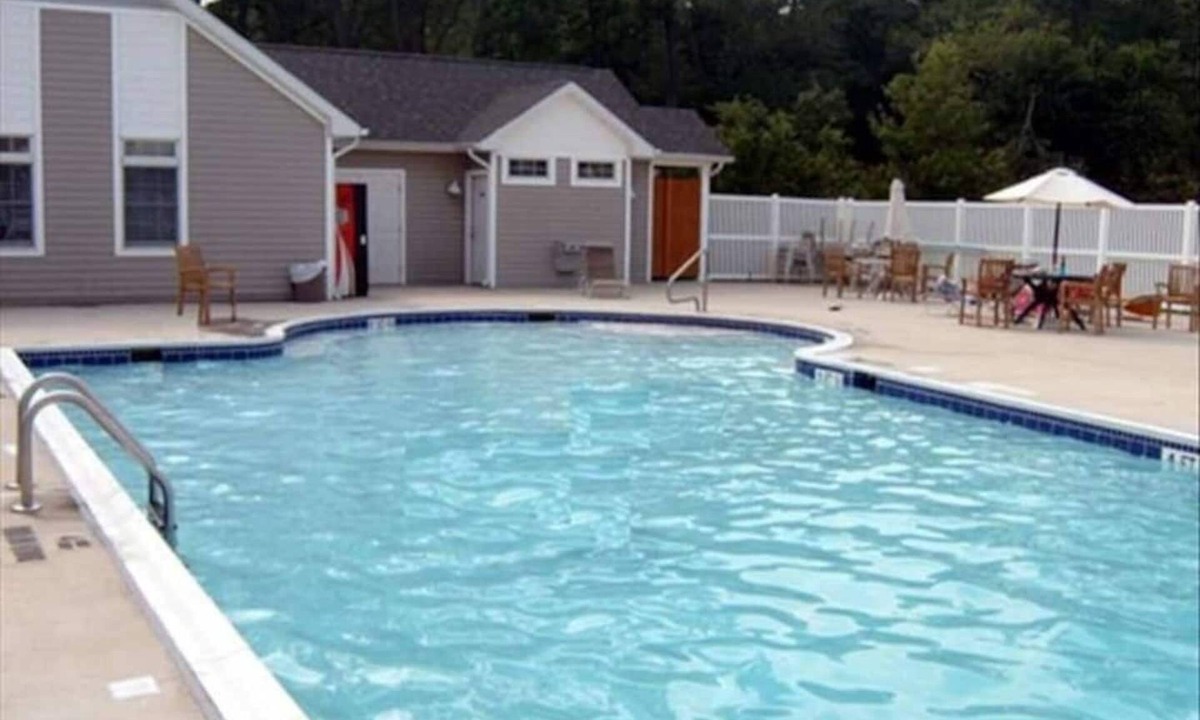 Rehoboth Beach Condo | Rehoboth 1st floor Condo (w/Pool) - Close to Rehoboth & Lewes Beaches & Shopping