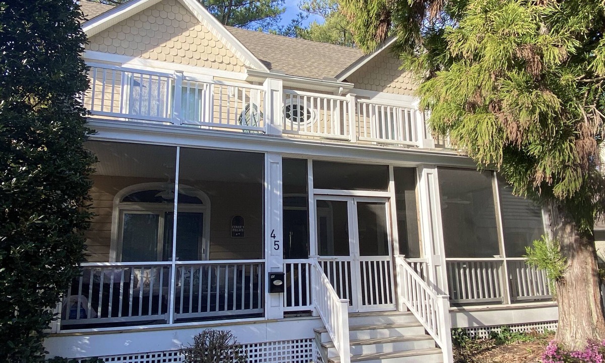 Henlopen Acres House | Rehoboth family home sleeps 13 and just 1.5 blocks to the beach!