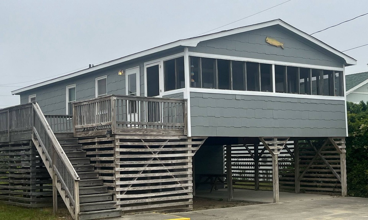 Kill Devil Hills Cottage | Relax/Easy Walk to Beach MP 8- 3 Bedroom-2 Baths - Classic Beach Cottage