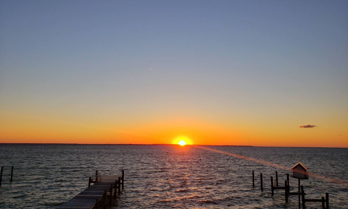 Lottsburg Cottage | Relax & Renew in a WATERFRONT Cottage , private pier, kayaks, fishing, wineries.