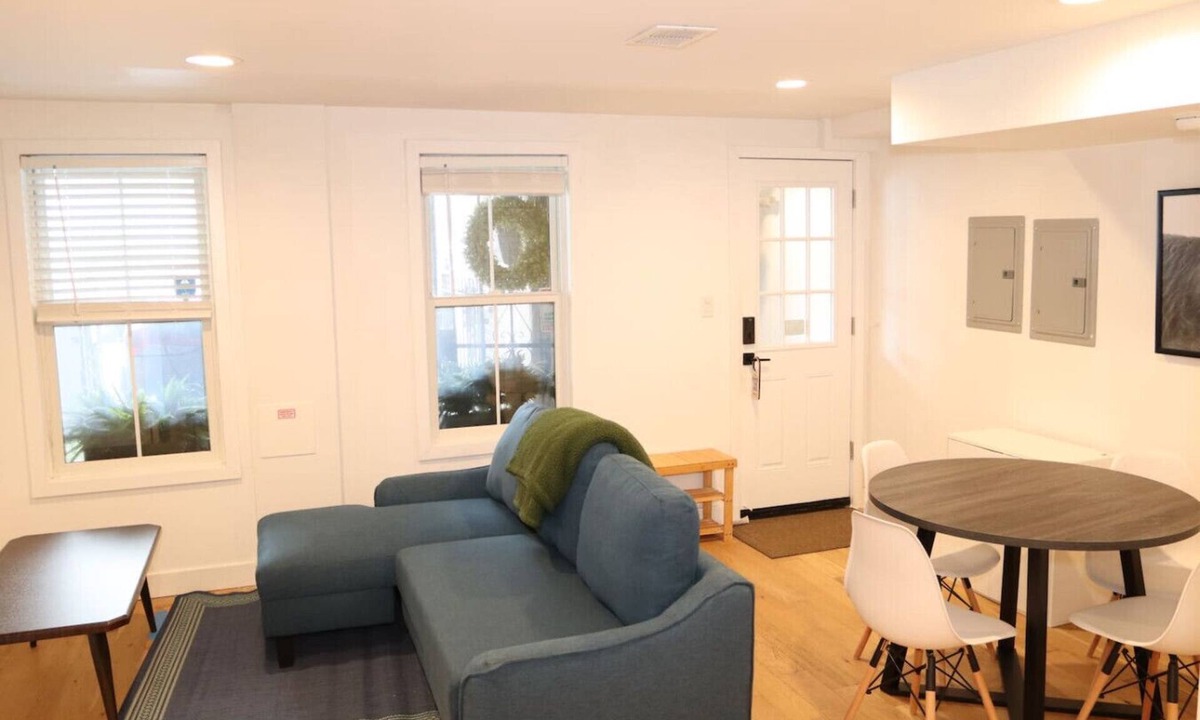 Communipaw Apartment | Relaxing 1BR Retreat for 2 guest