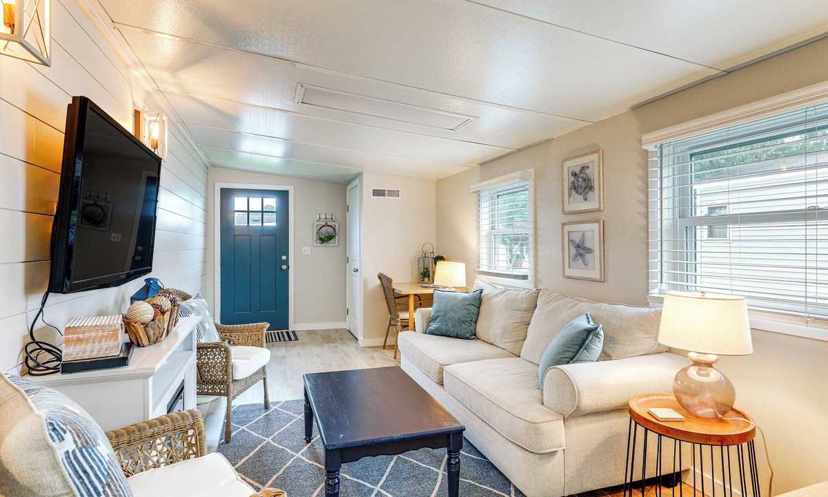 Ocean Pines House | Relaxing Family Getaway, Quiet Area Mins from OC