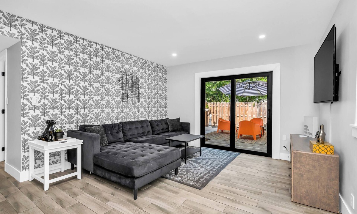 Victoria Park House | Relaxing Getaway, Minutes to Beach, Las Olas & DT