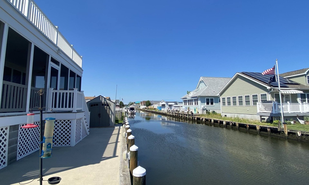 Selbyville House | Relaxing House on Canal