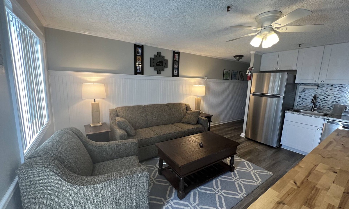 Edray Condo | REMODELED! Mountain Lodge 325 Ski In/Out Condo, Steps to Ballhooter & Village.