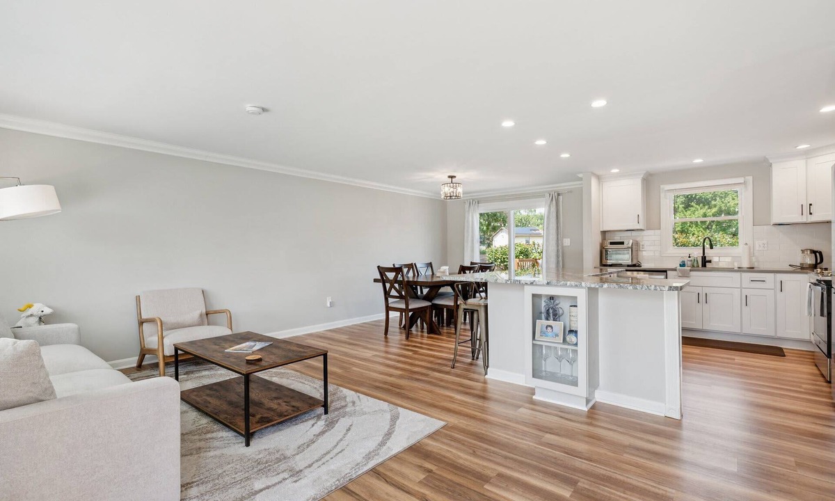 Annapolis House | Renovated 3BR | Near Sandy Point Beach