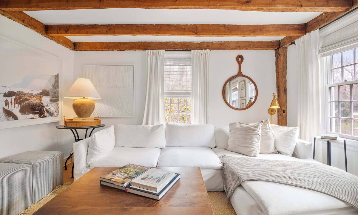 West Barnstable House | Renovated Cozy Cabin 5 Min to Beach!
