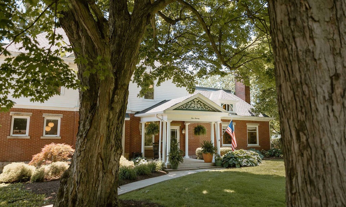 Shelby House | Renovated historic 7BR, 4.5-bath home in Shelby sleeping up to 14 guests. Walk to downtown shops, restaurants, bars, and brewery experiences while enjoying a cozy, spacious stay near Mansfield attractions.