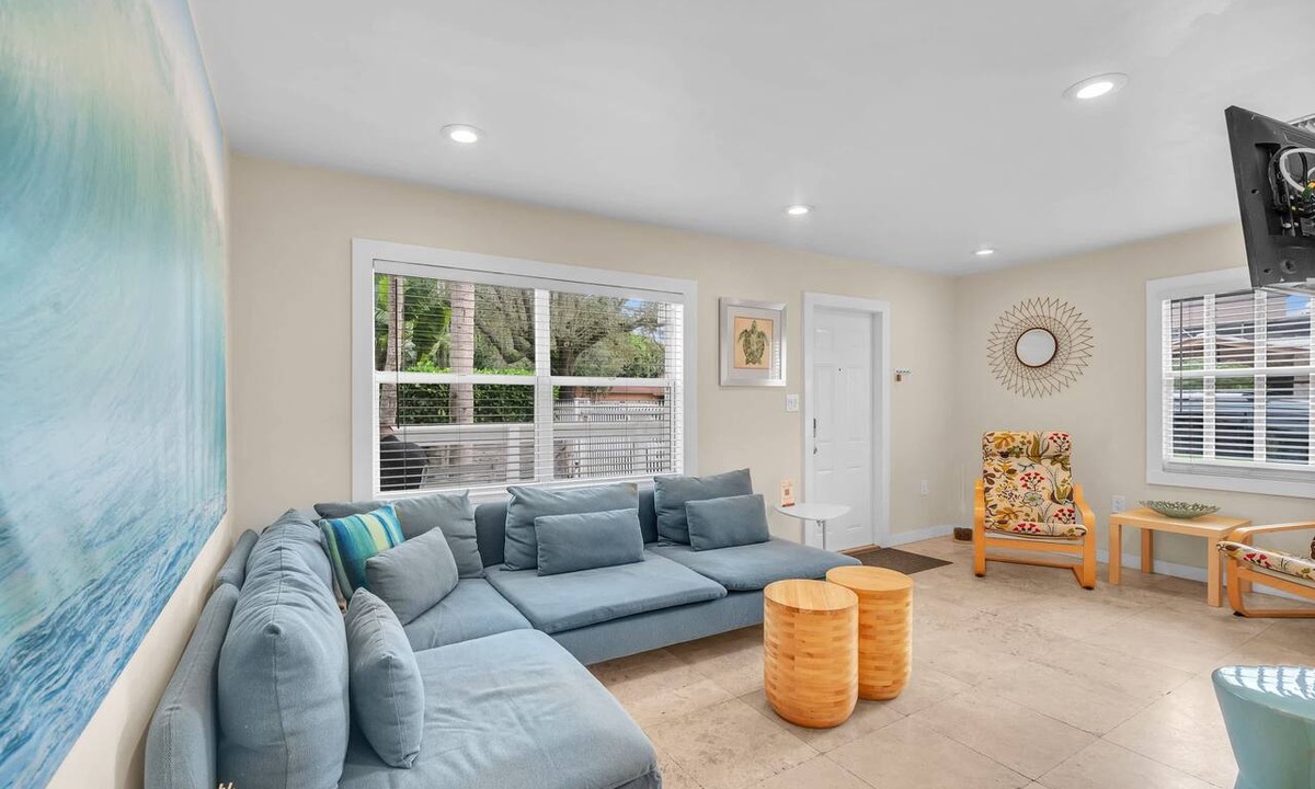 Southwest Coconut Grove House | Renovated Key West 2/2 Cottage in Coconut Grove