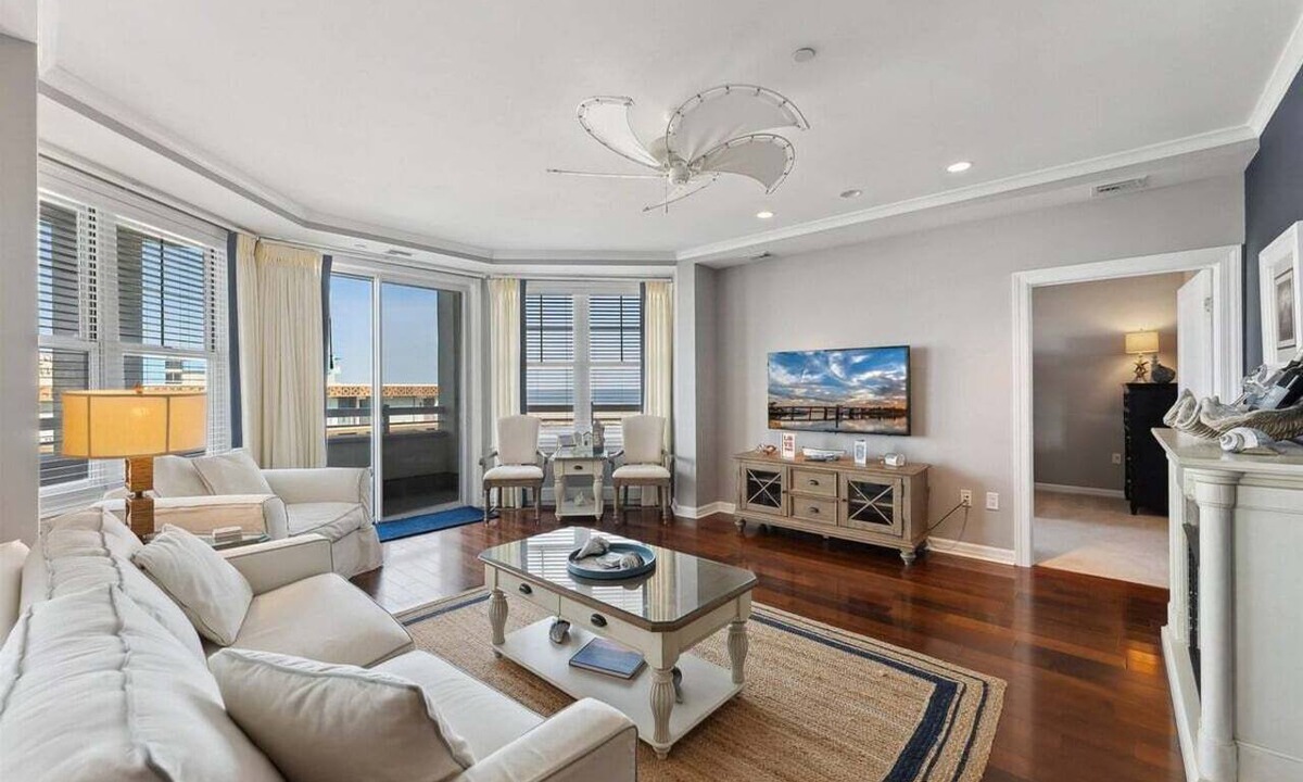 Diamond Beach Condo | Residence 409 at The Grand