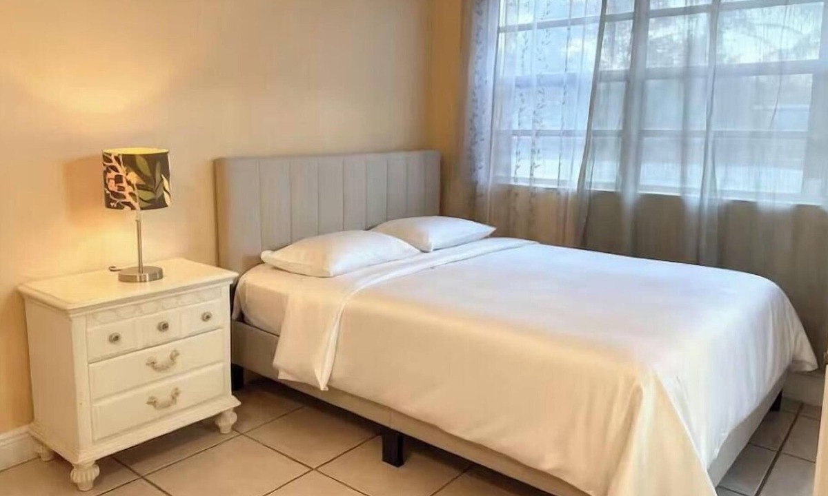 Fort Lauderdale Bed & Breakfast | Rest. Recharge. Repeat. airport, beaches and more