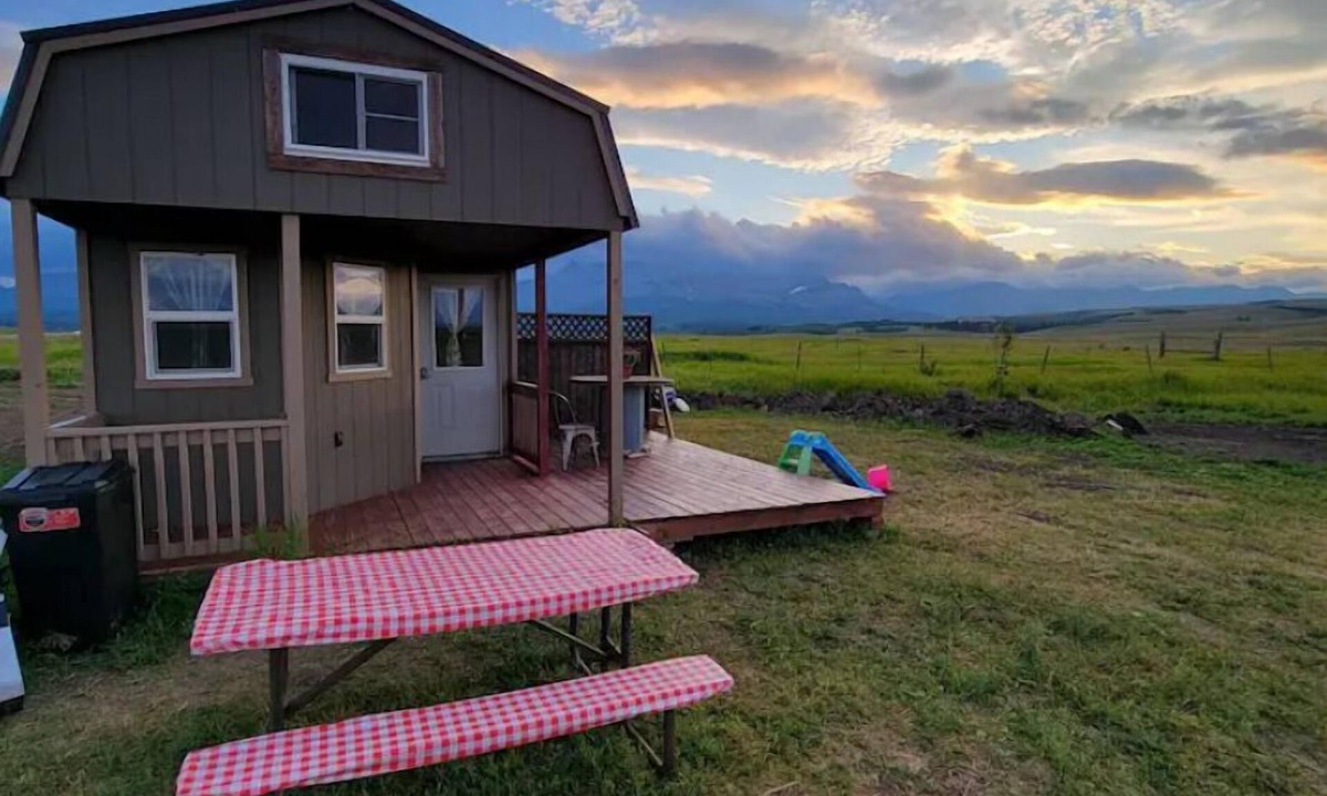 Browning Cottage | Rising Wolf Johnson Ranch RV Tent and Cabins