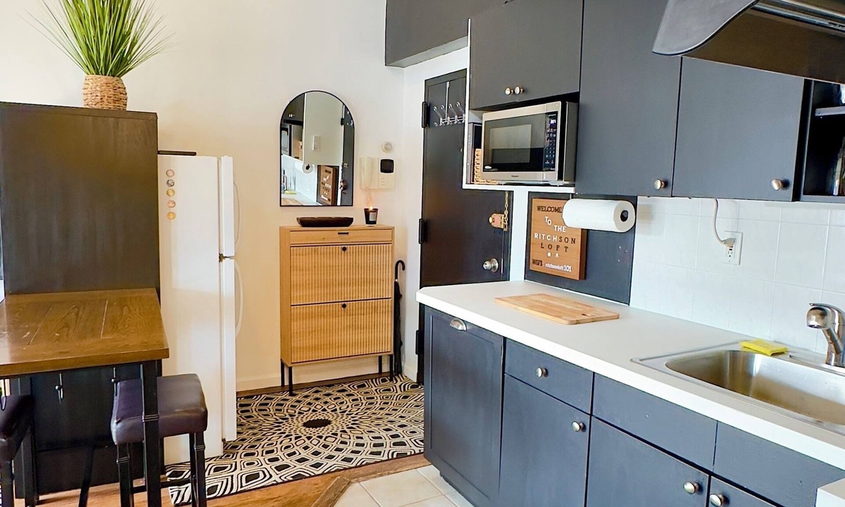 Queens Apartment | RITCHSON LOFT Tree House in NYC!