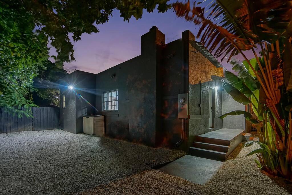 Little Haiti House | River House 4BR, Pool, bbq, big yard