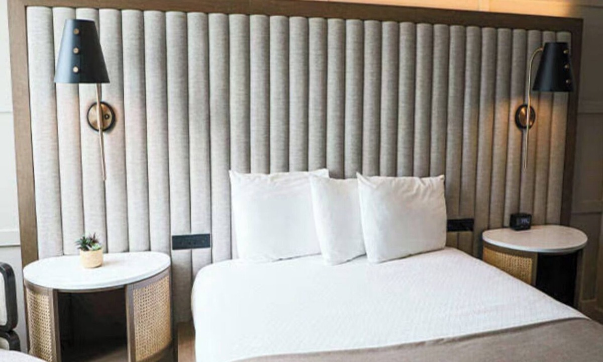 Beverly Heights Hotel | Riverside Hotel | Queen | Old Florida Charm, River Pool, Water Taxi