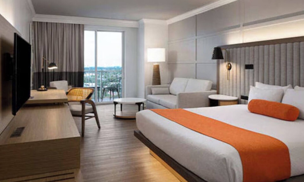 Beverly Heights Hotel | Riverside Hotel | Jr Riverview Balc | Quiet Retreat, Water Taxi, Heated Pool
