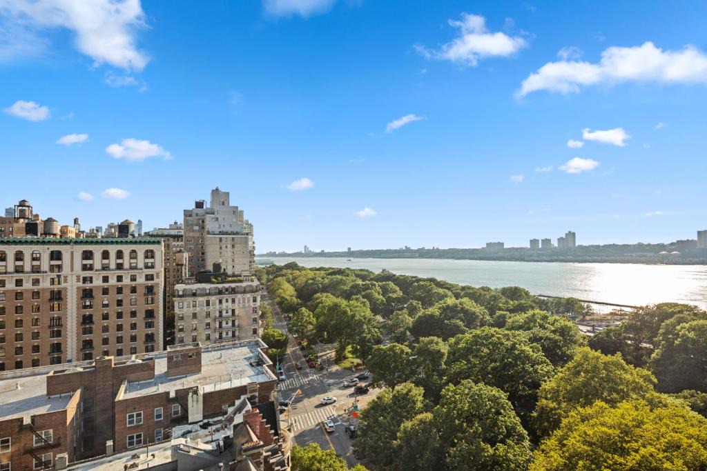 Central Park West Hotel | Riverside Tower Hotel