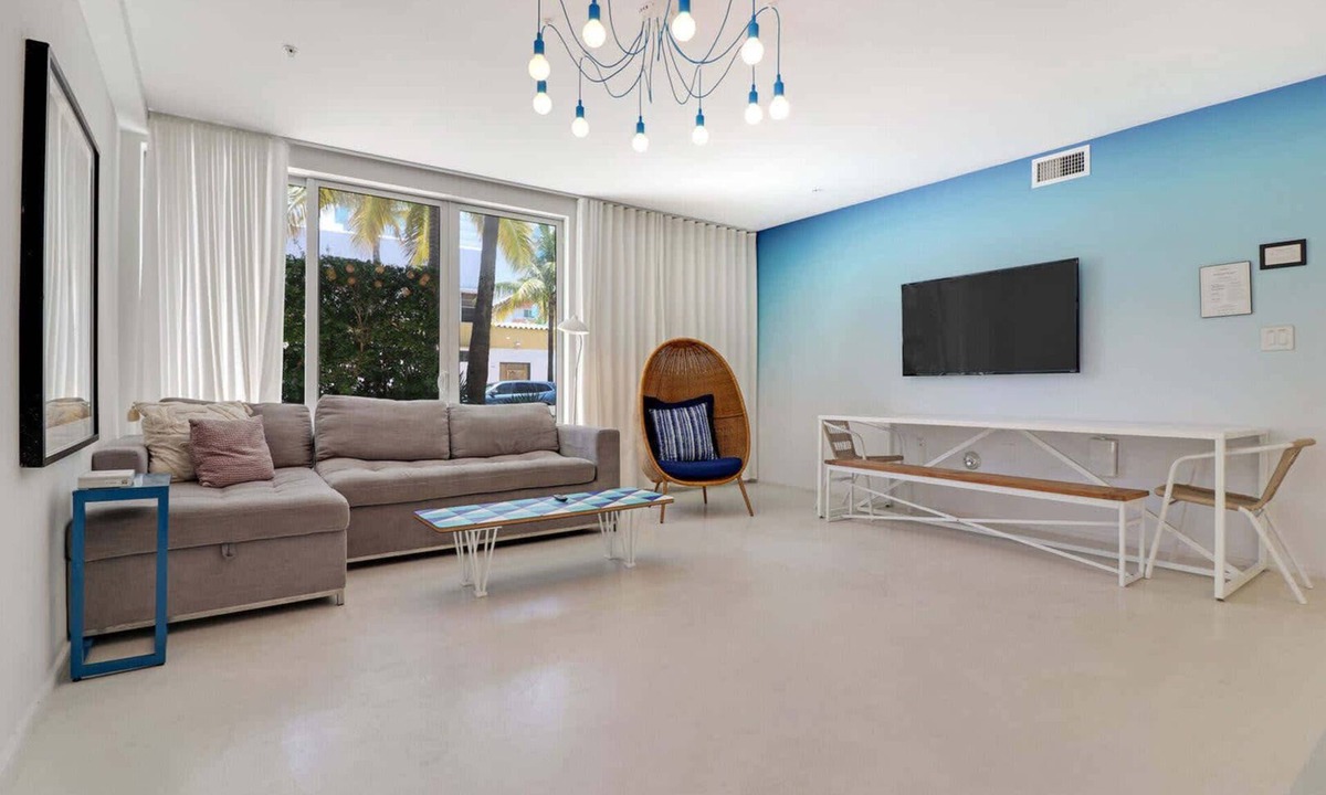 South Pointe House | Roami at 250 Collins | Rooftop Pool | 3 Bedroom