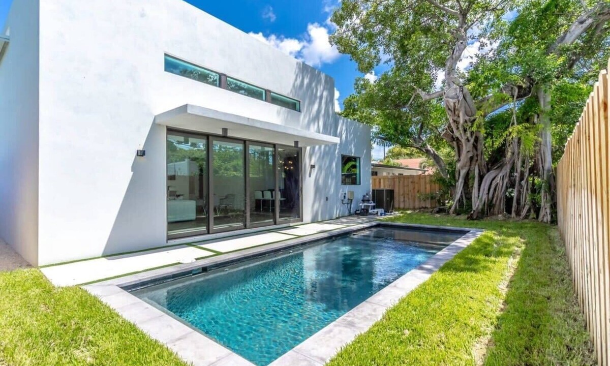 Buena Vista House | Rove Travel | Wynwood House | Lux Villa with Pool