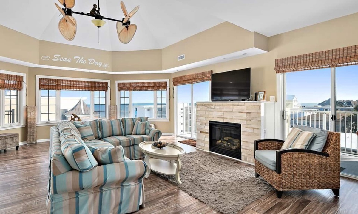 Midtown Ocean City Condo | Royal Beach 401 - 1of a kind luxury 4 br penthouse with pool.