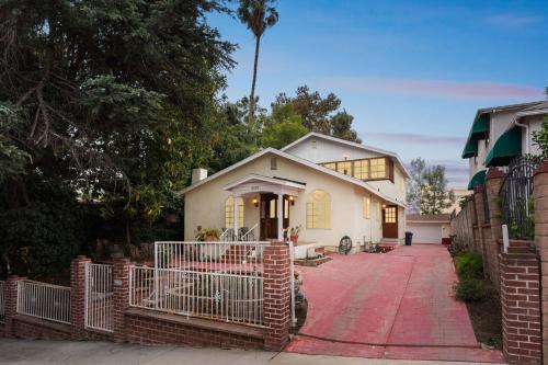 Los Feliz House | Russell House Near Hollywood & Griffith Park