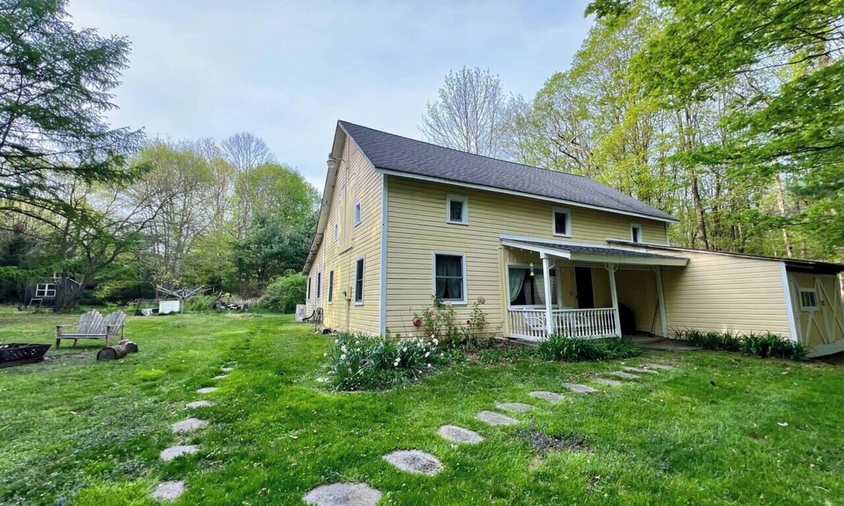 Pine Plains House | Rustic 2 bedroom Stissing Lake Guest Cabin