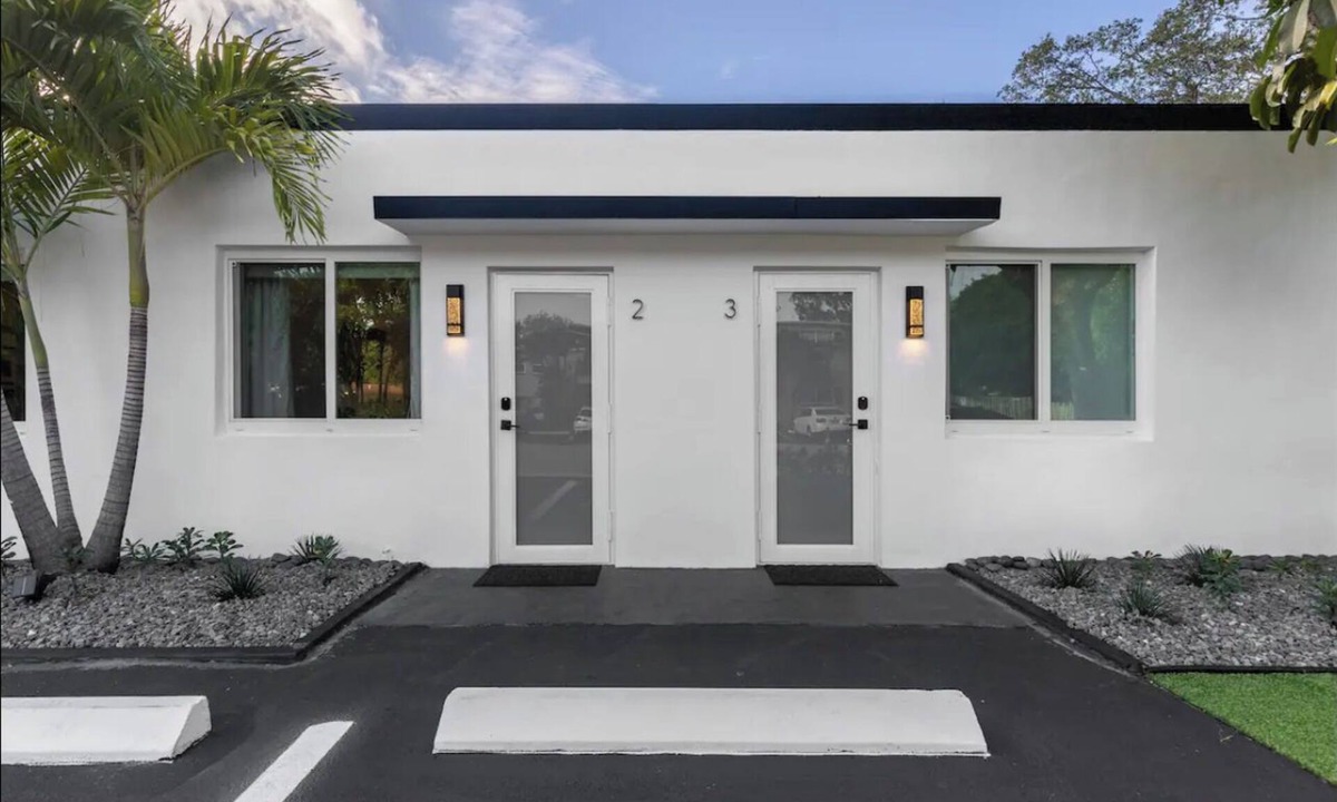 Colee Hammock Apartment | Rustic Cozy Haven - 1 bedroom Las Olas in FORT LAUDERDALE