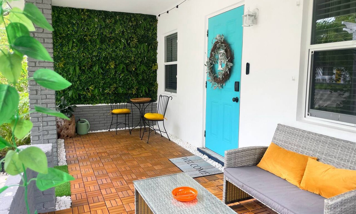 Edgewood Apartment | Safe, private & peaceful 10 mins from FLL beach, cozy 1bd cottage.