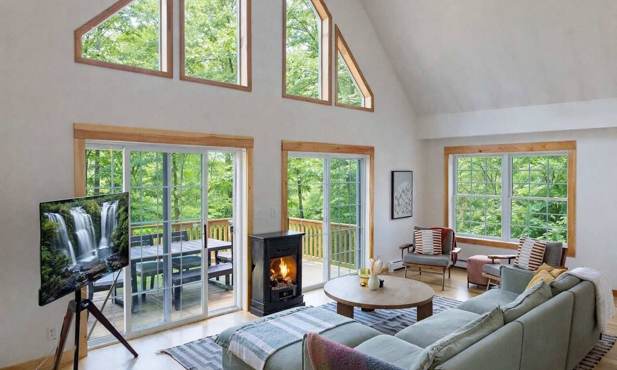 Cornwallville House | Sagewood Retreat: Stylish Catskills w/Hot Tub