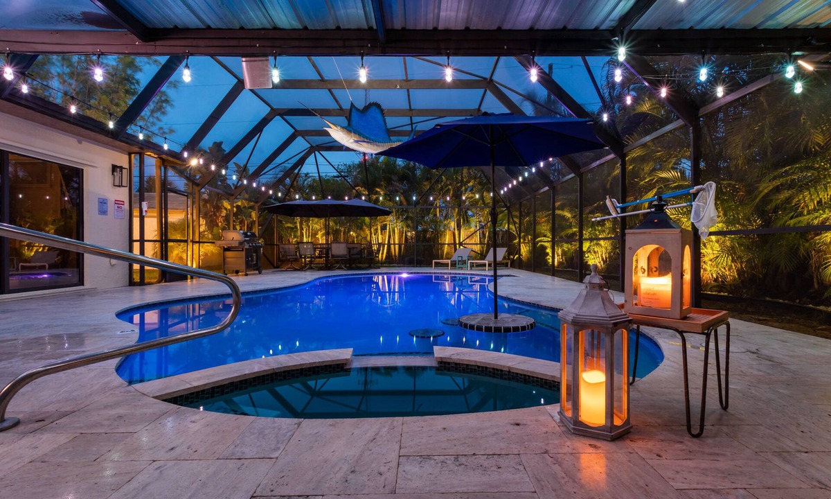 Jog Road House | Sailfish Cove –Tropical Escape Minutes from Delray