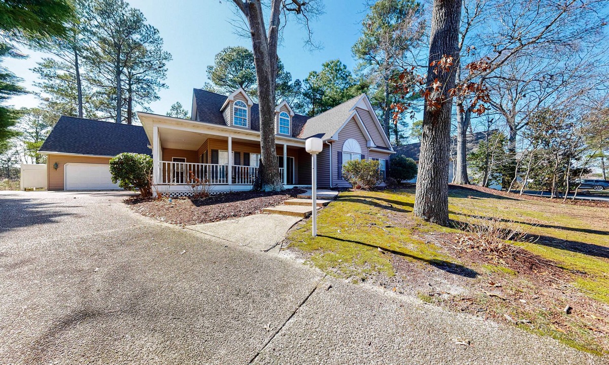 Bethany Beach House | Salt Pond haven with WiFi, sunroom, deck, fireplace & paid-access pool & tennis