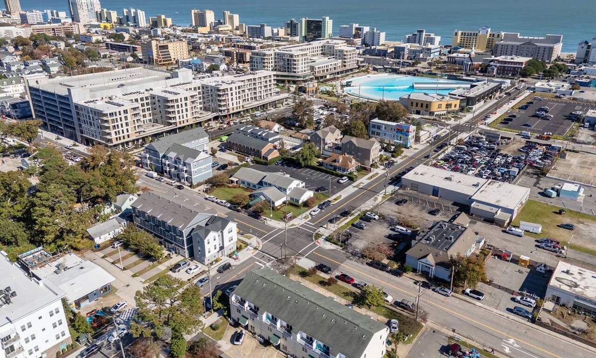 Northeast Virginia Beach Condo | Salty Vibe-Resort Area-Virginia Beach