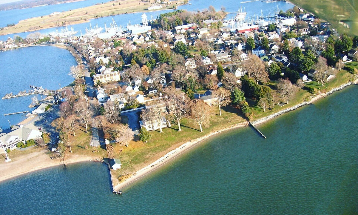 Oxford Hotel | Sandaway Suites & Beach Boutique Hotel, Private Beach, Walk to Dining & Shops!
