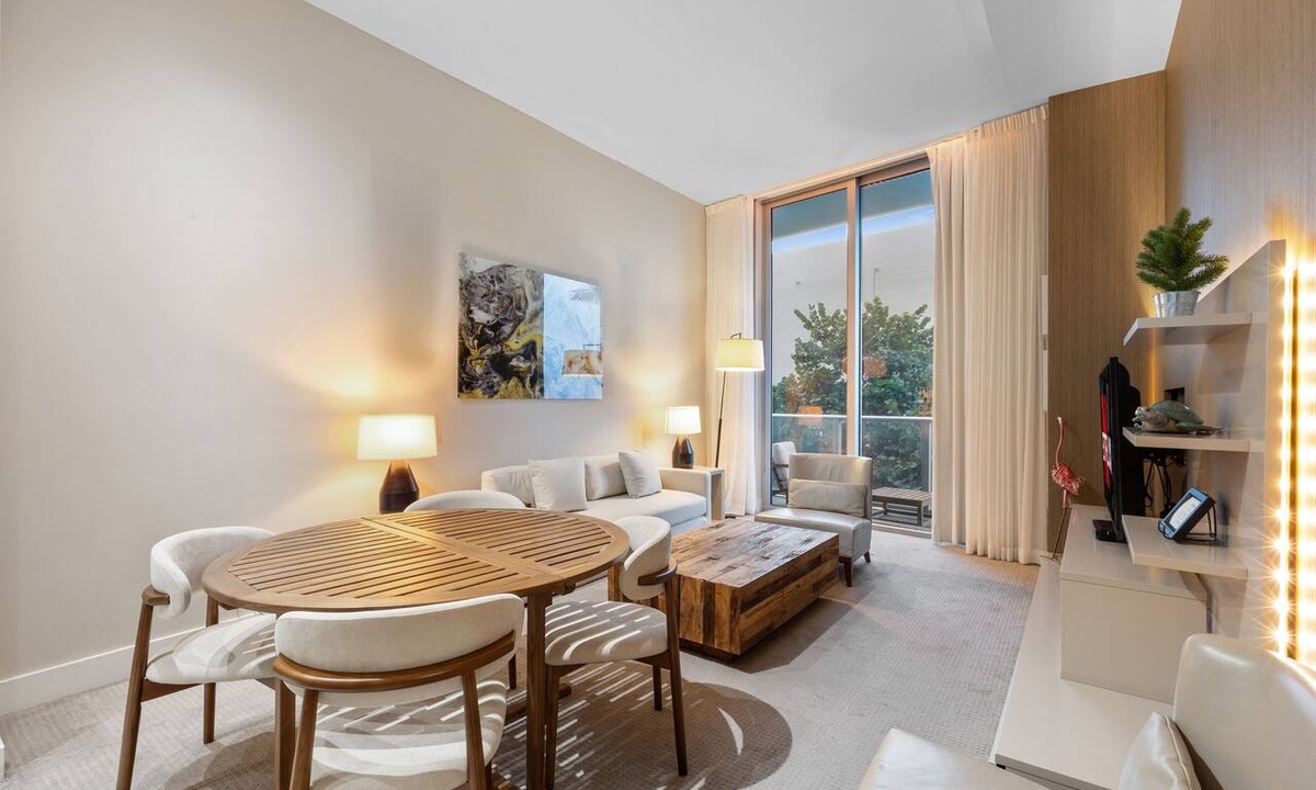Hollywood South Central Beach Condo | Sandy Shores: A Stylish Oceanfront Apartment - 25 min to MAJOR INTERNATIONAL SPORTING EVENT!
