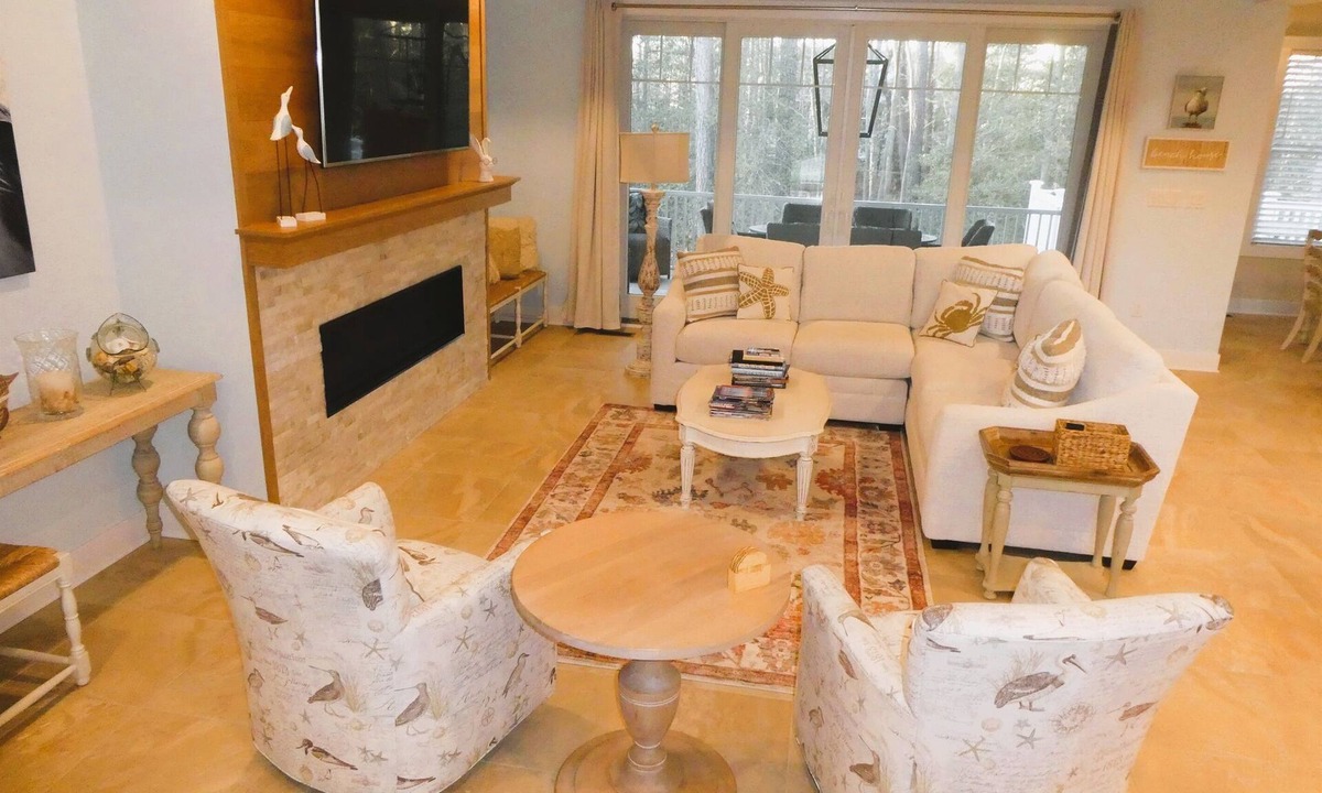Canal Corkran House | Sapphire Coastal Chateau - Refined Coastal Retreat w/beautiful new Private Pool