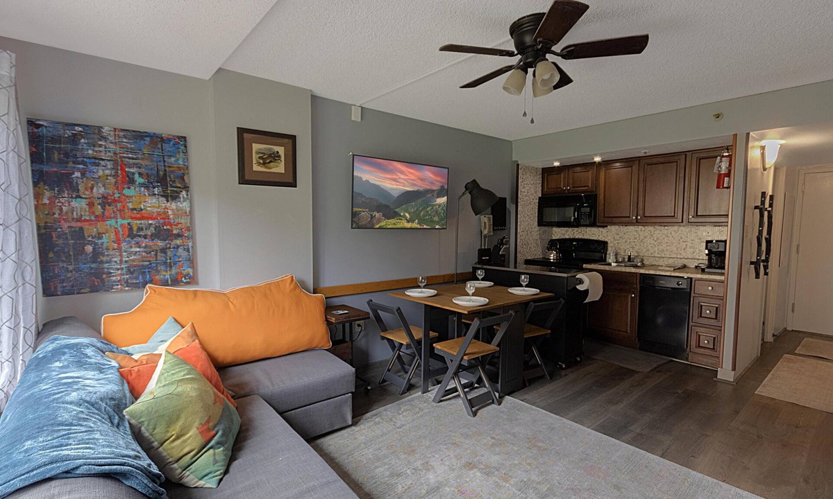 Snowshoe Condo | SC 1110: Dazzling & cozy studio. Perfect summer retreat w/pool!