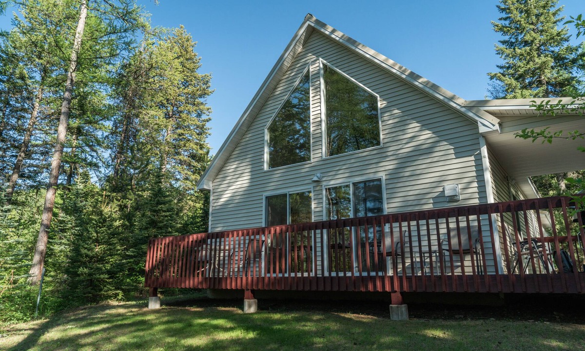 West Glacier House | Scenic House Located At The Doorstep to West Glacier National Park Entrance