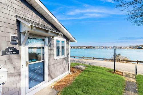 Falmouth Heights House | SEA-esta