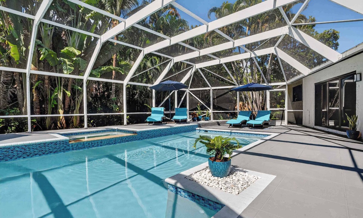 Delray Beach House | Seabreeze Court by Rove Travel | Pool & Hot Tub