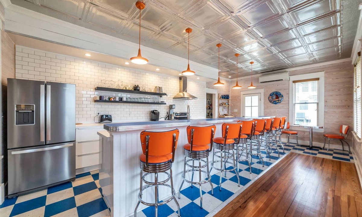 Sea Cottage Addition House | Seagrass Townhouse, Steps to Beach & Downtown