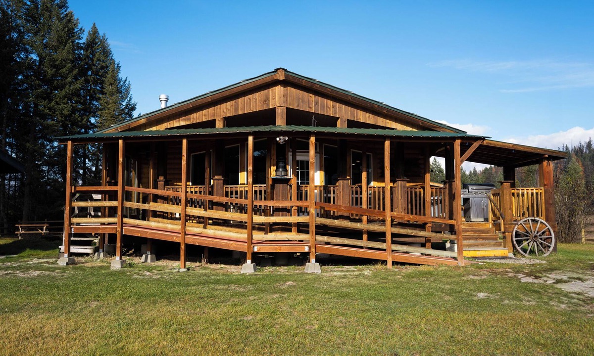 Olney House | Secluded ranch house on 9 acres near Whitefish, MT