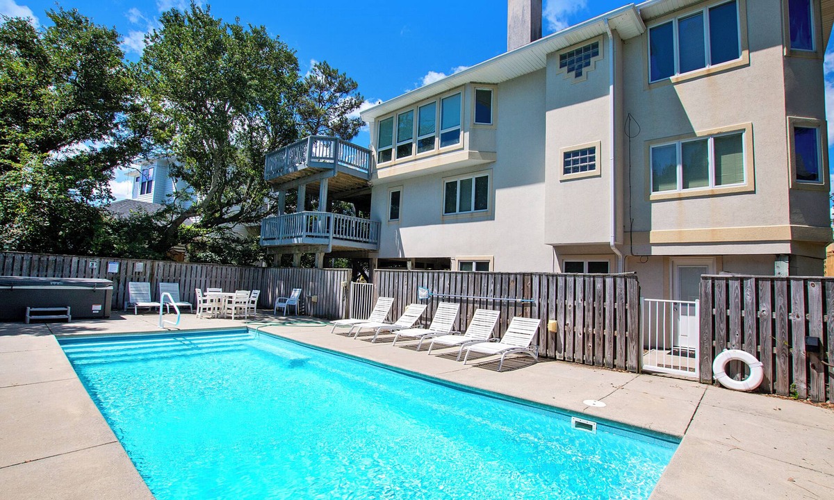 Monteray Shores House | Semi-Soundfront, Private Pool, Hot Tub, Gas grill, MS9, Mango Manor