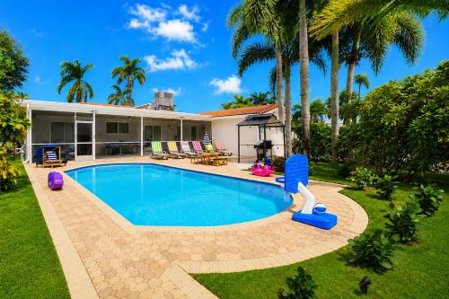 Hollywood Hills Villa | Sensational 5BR Villa Heated Pool near Hard Rock