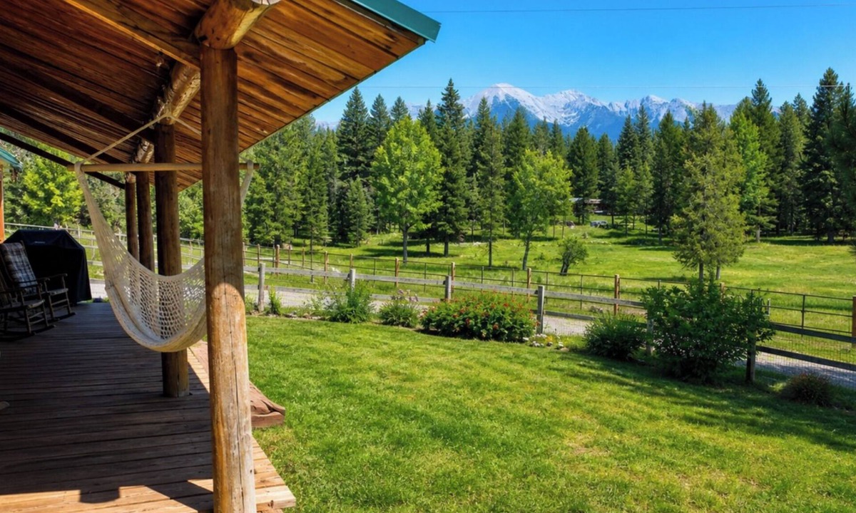 Condon Cabin | Serene 2-bedroom cabin in charming Montana perfect for relaxing stays
