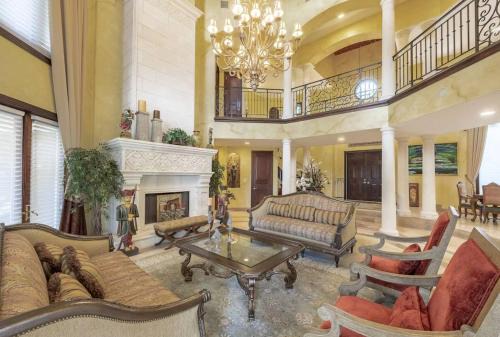 Shady Banks House | Serene 7000 SF Gated Luxury Waterfront Home